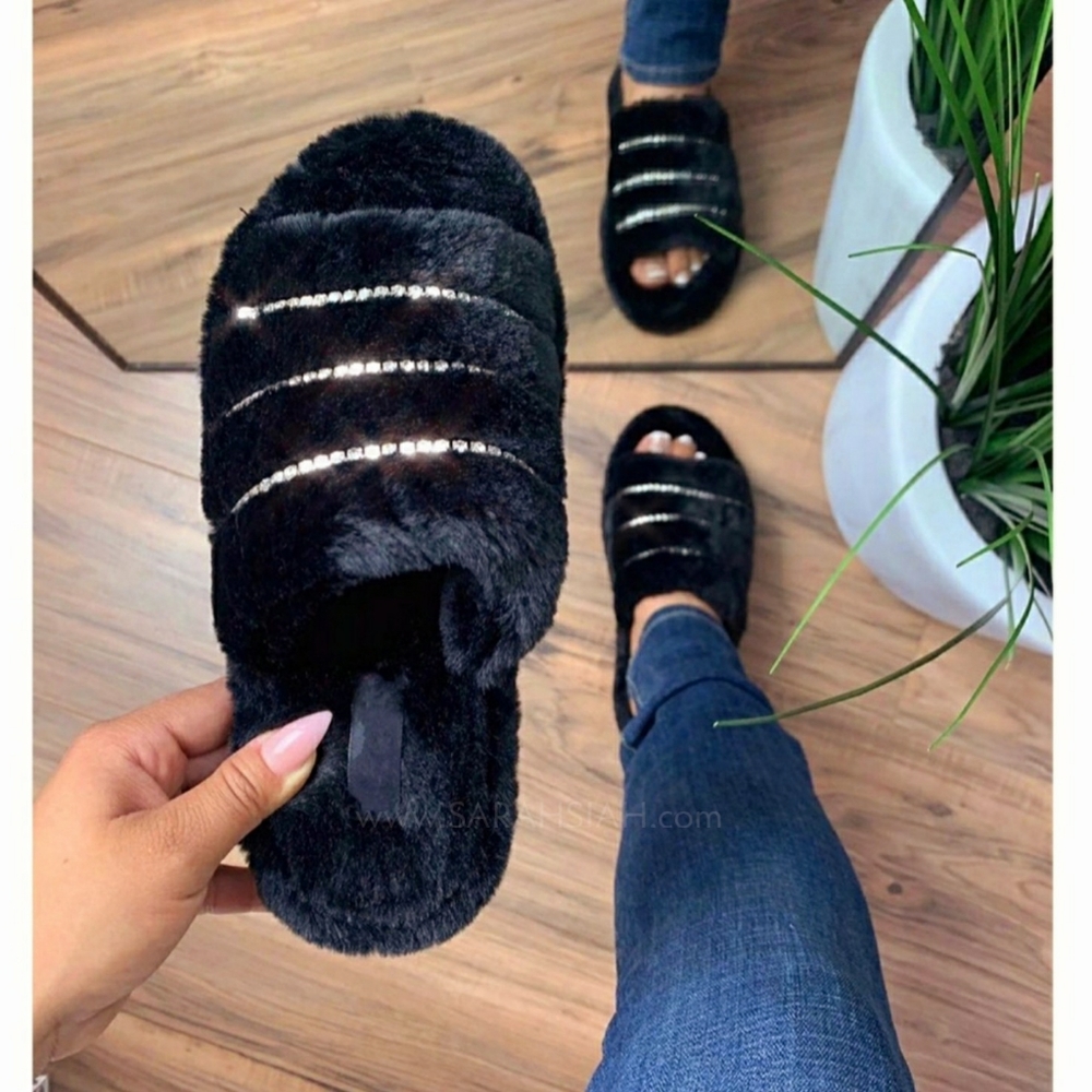 𝙉𝙚𝙬 𝙄𝙣!🖤💎Diamond Strap Fur Sandal - BLACK